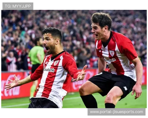 门兴赛前训练重点演练防守阵型加强 备战策略聚焦稳固后防