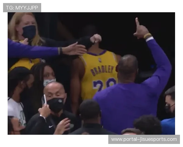 塔图姆训练场恢复画面 球迷期待其重返赛场